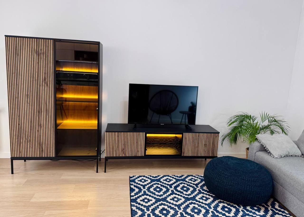C- Home4U - Apartment With A City View Close To Aquapark, Parking In Secured Area Krakau Exterior foto